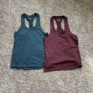 Lot of 2 Quince racer back tanks EUC